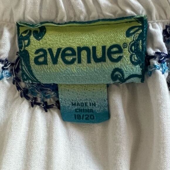 Avenue Embroidered Tunic, Floral, White/Blue, Floral, size 18/20, Hippie Boho - Picture 9 of 10